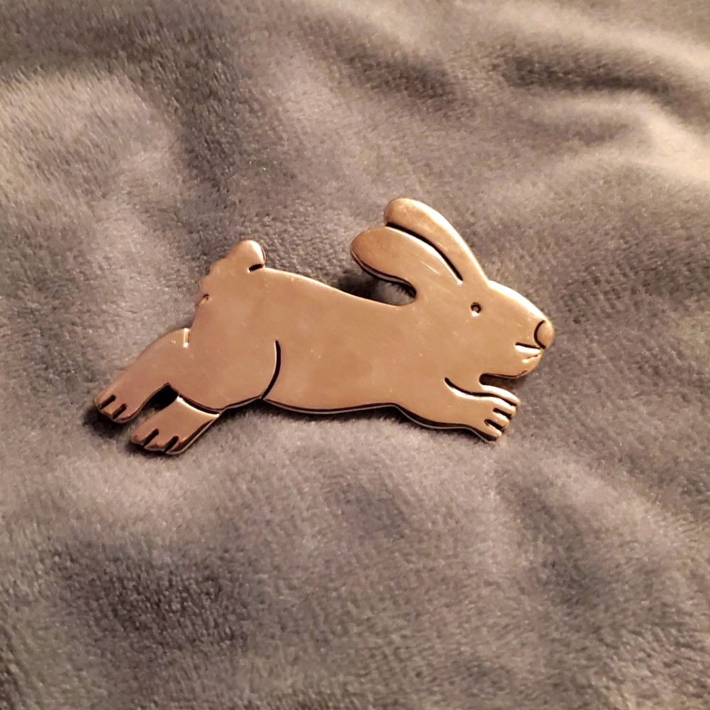 Metal silver color rabbit brooch